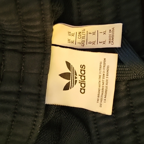 Adidas XL Short and T-shirt set. - Picture 5 of 5